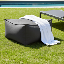 Laden Sie das Bild in den Galerie-Viewer, Outdoor Pouf Hocker STAY Blomus