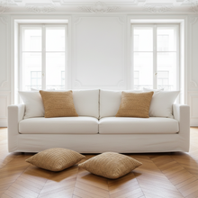 Laden Sie das Bild in den Galerie-Viewer, Kissen ROO SAND 60 x 60 cm