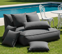 Laden Sie das Bild in den Galerie-Viewer, Outdoor Kissen STAY 45x45 cm