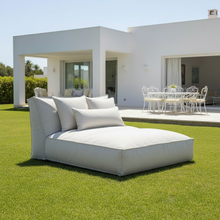 Laden Sie das Bild in den Galerie-Viewer, Outdoor Kissen STAY Blomus 70x30 cm