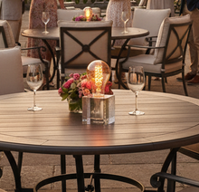 Laden Sie das Bild in den Galerie-Viewer, LED Tischleuchte Cubic  inkl. Leuchtmittel